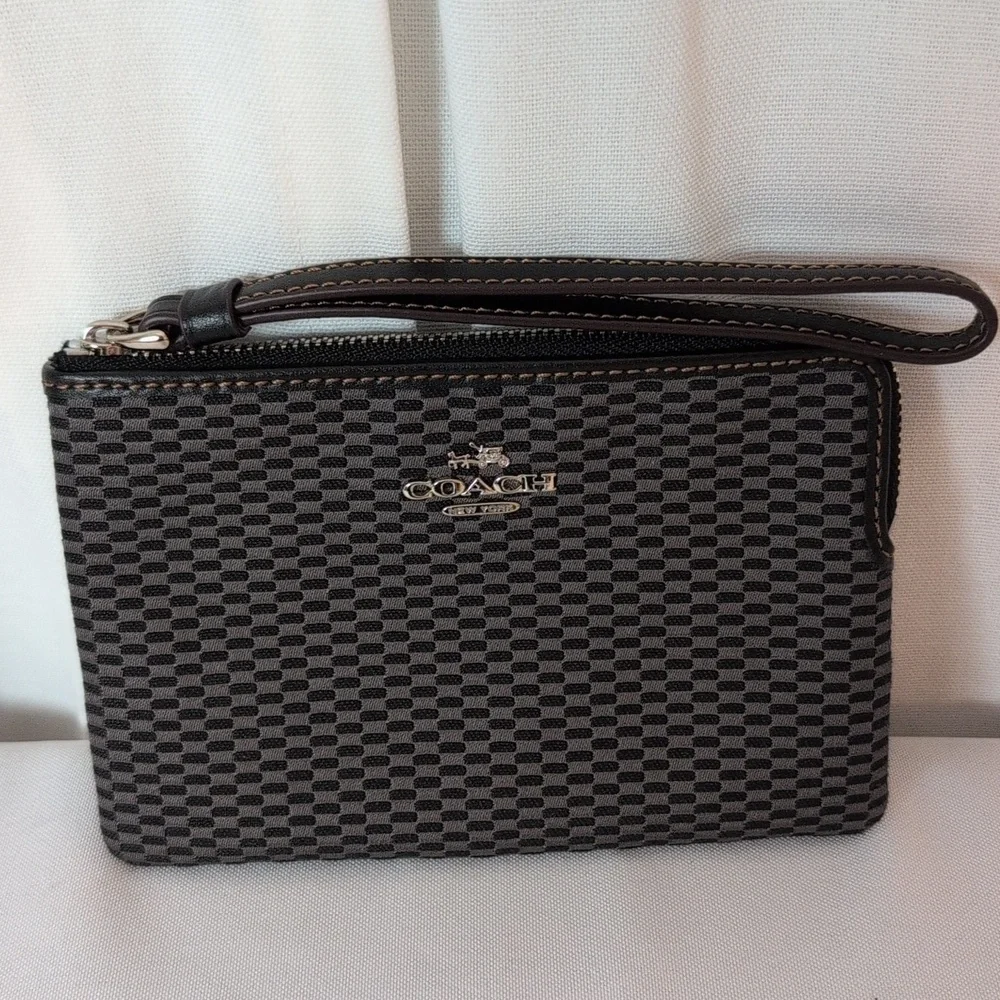 Coach Gray And Black Jacquard Wristlet NWT - Picture 2 of 6